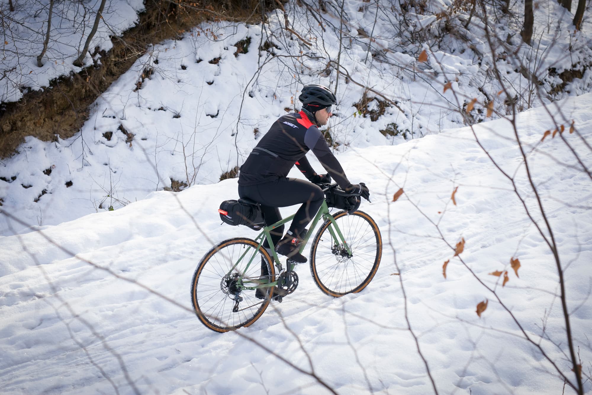 Raport Romet: Aż 23% Polaków jeździ rowerem także zimą
