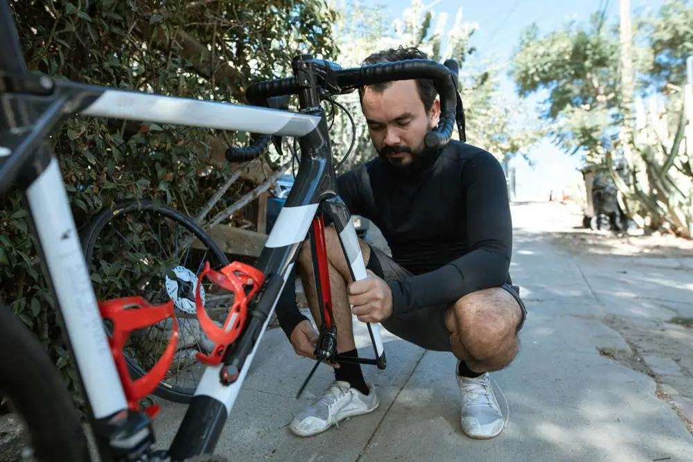 Poradnik krok po kroku: Jak zrobić i zamontować napinacz łańcucha do roweru