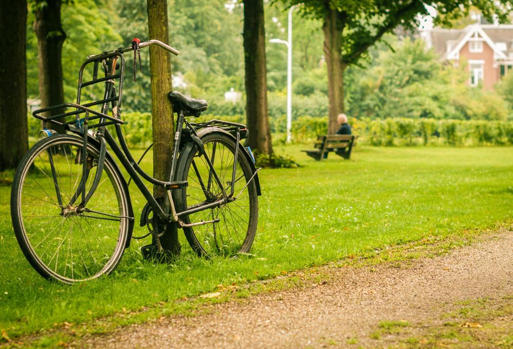 Zabezpieczanie i ubezpieczanie roweru – praktyczne porady, jak skutecznie chronić swój jednoślad
