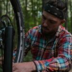 Krok po kroku: Jak naprawić dętkę rowerową i nie tylko – praktyczny poradnik