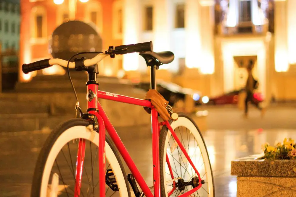 Trzymaj kradzieży na dystans: jak oznakować rower przed kradzieżą i chronić swój dwukołowy skarb