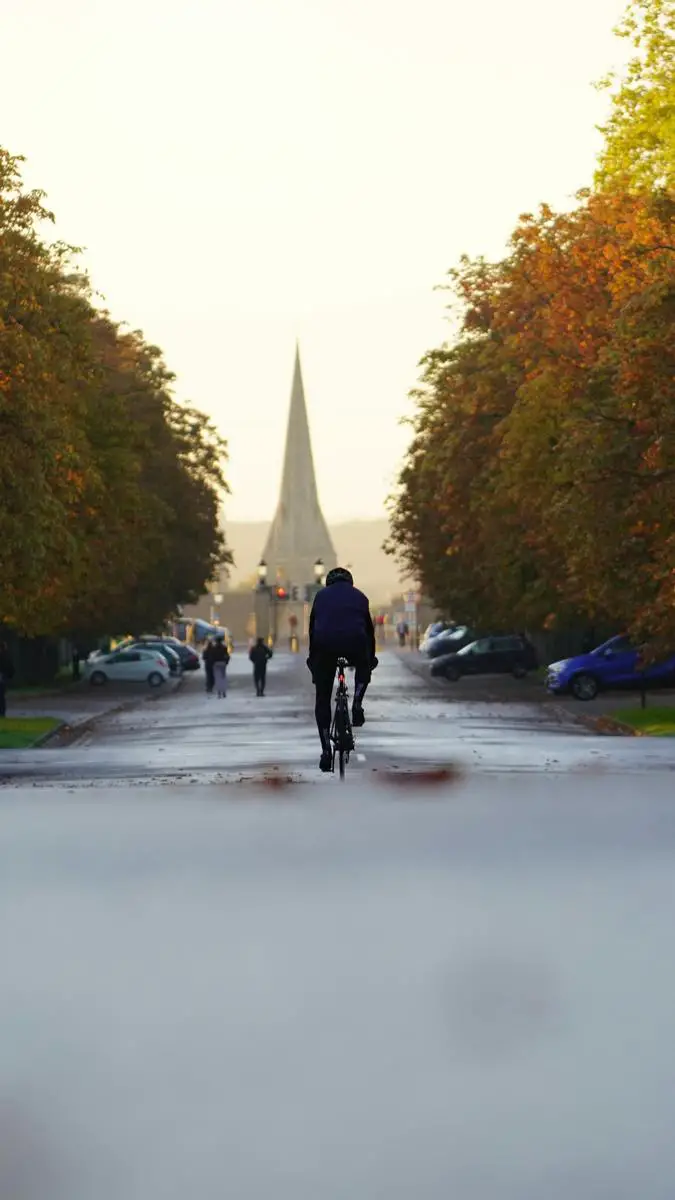 Przygotuj się na jesienne wycieczki rowerowe: Jak ubierać się na rower jesienią i jakie ubranie wybrać na zimę?