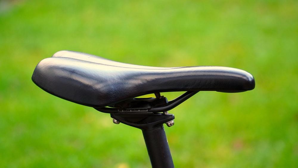 Siodełko rowerowe: porównanie materiałów – żelowe czy piankowe?