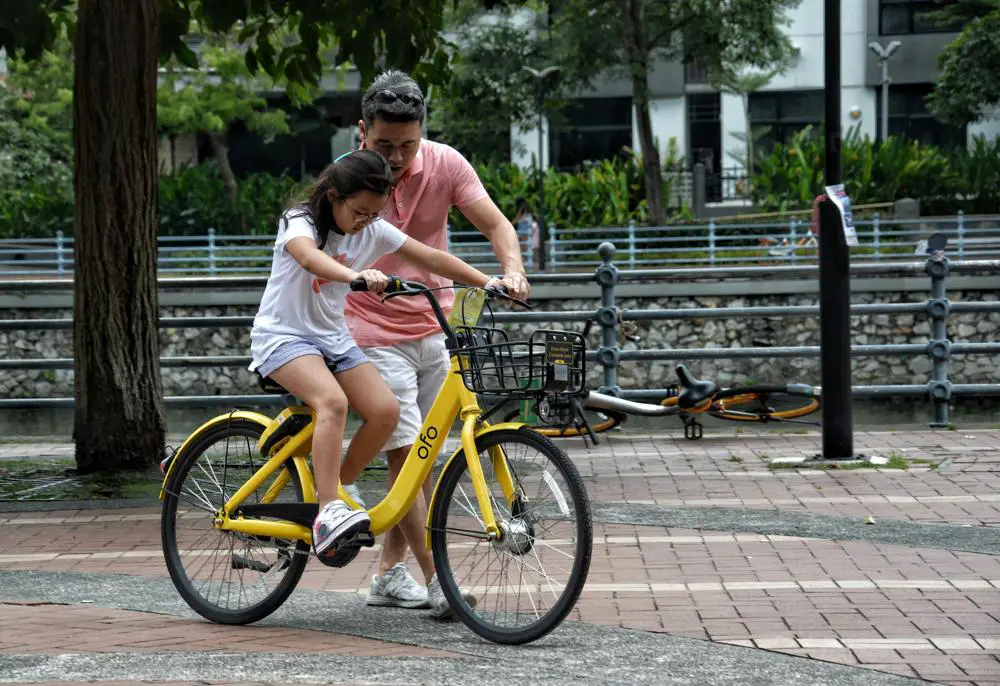 Wskazówki jak nauczyć dziecko jeździć na rowerku biegowym