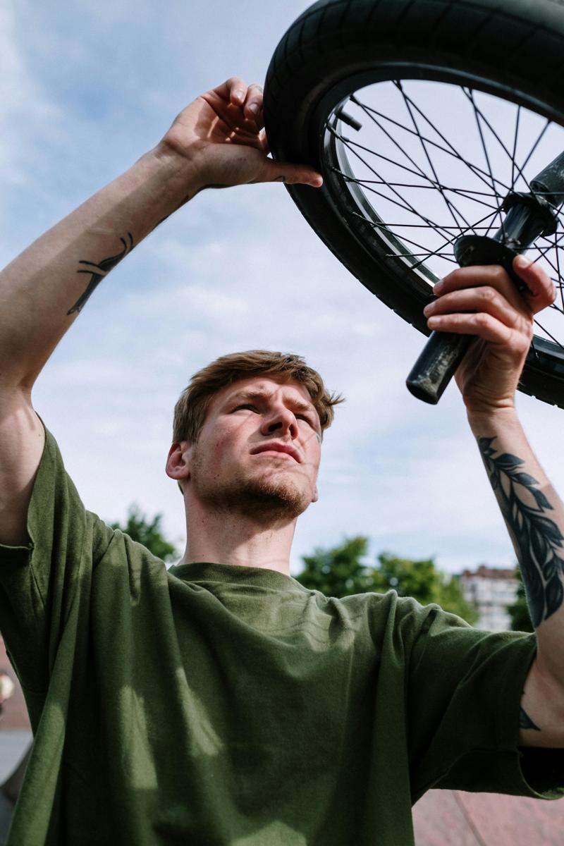 bicycle repair-f4b46e601d684ef1991db6bfe2a6acf0.jpg bicycle repair