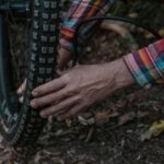 Co zabrać na wycieczkę rowerową – niezbędnik komfortu i bezpieczeństwa